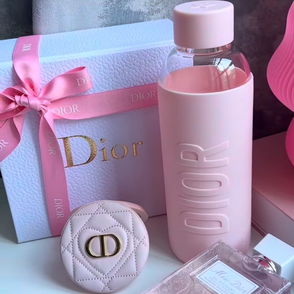 NIB Limited Edition Christian Dior Glass Water Bottle
